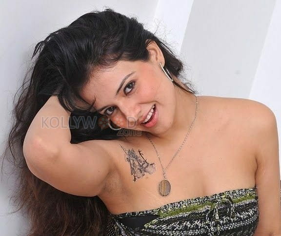 South Actress Saloni Hot Photos 15