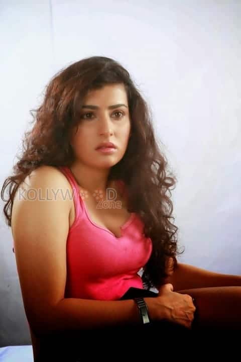 Telugu Actress Archana Spicy Stills 05