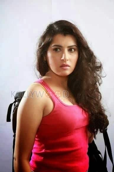 Telugu Actress Archana Spicy Stills 12