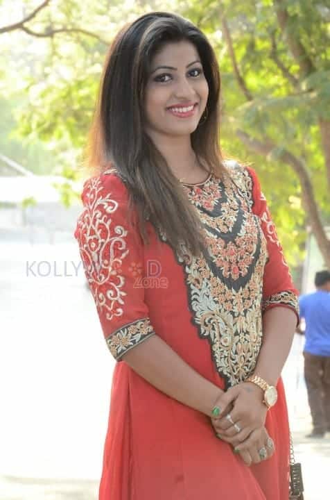 Telugu Actress Geethanjali New Pictures 04