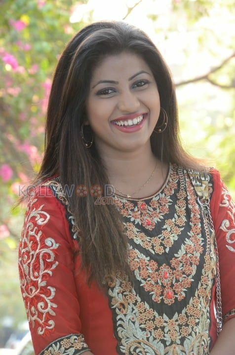 Telugu Actress Geethanjali New Pictures 09