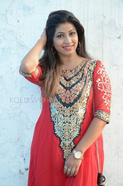 Telugu Actress Geethanjali New Pictures 12