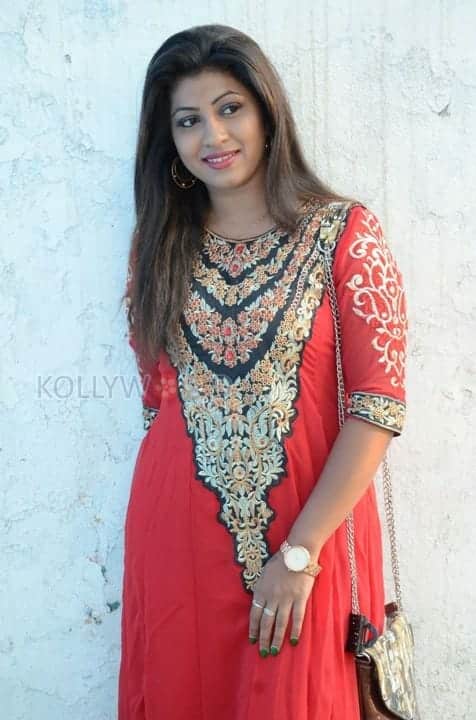 Telugu Actress Geethanjali New Pictures 14