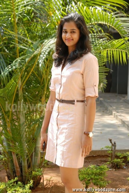 Telugu Actress Nandhitha Pictures 11