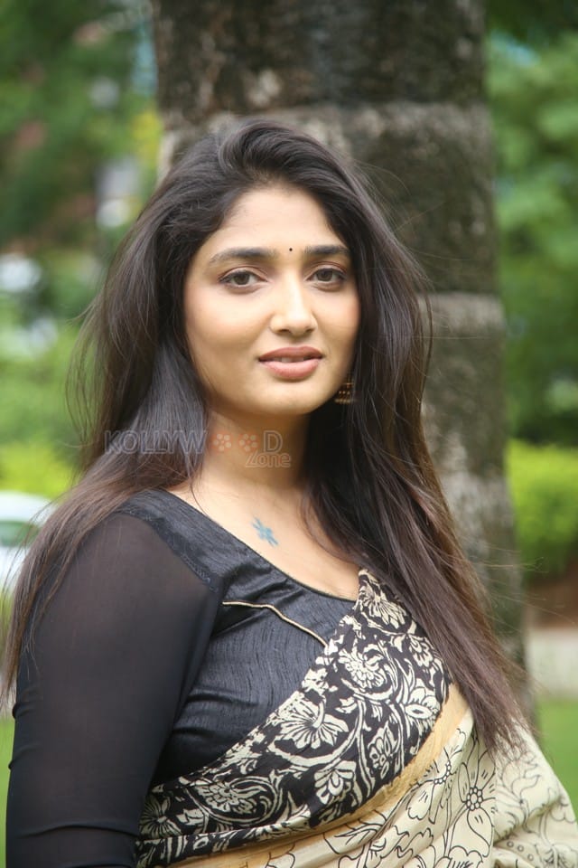 Telugu Actress Priya Vadlamani at Veeranjaneyulu Viharayathra Teaser Launch Pictures 03