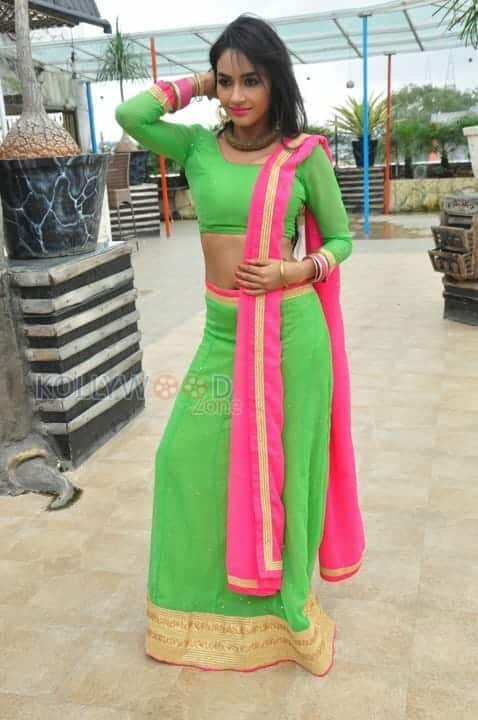 Telugu Item Dancer Pooja Sri New Photos 07