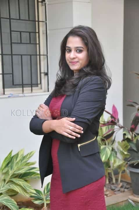 Tolly Actress Nanditha Photos 15