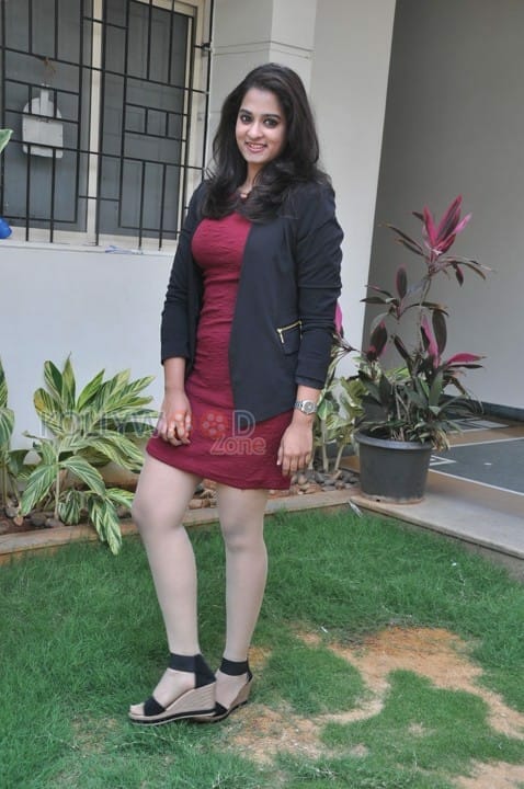 Tolly Actress Nanditha Photos 19