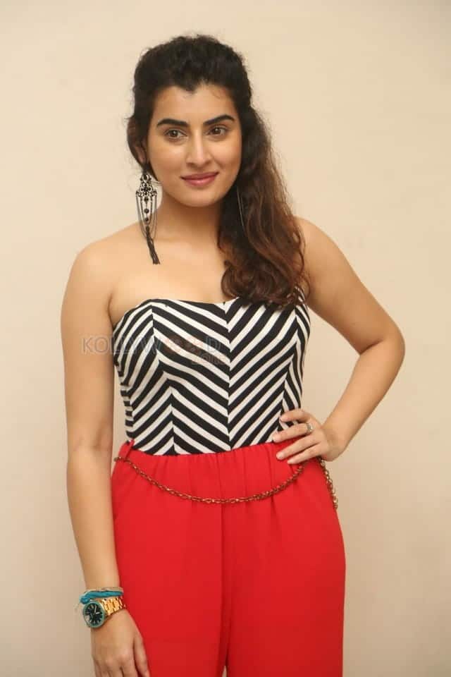 Tollywood Film Actress Archana Latest Pictures 14