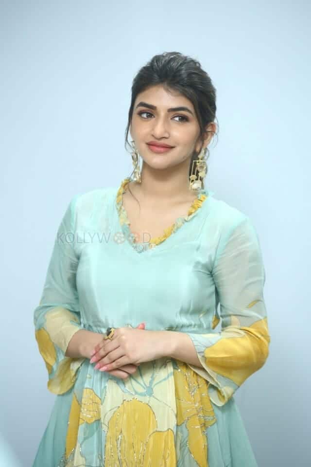 Actress Sreeleela at Dhamaka Movie Interview Stills 24