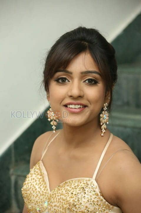 Actress Vithika Sheru Latest Photos 14