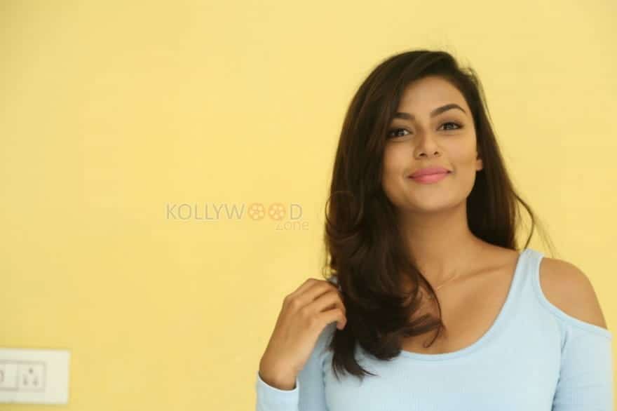 Beautiful Anisha Ambrose Photos 31