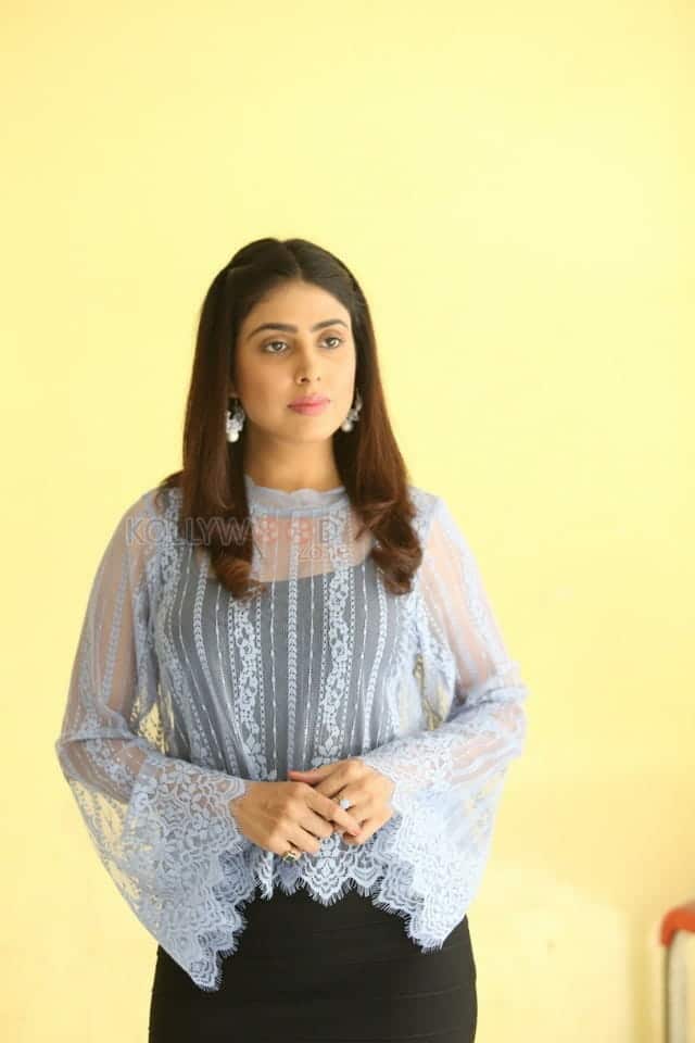 Bhairava Geetha Movie Heroine Irra Mor Interview Photos 08