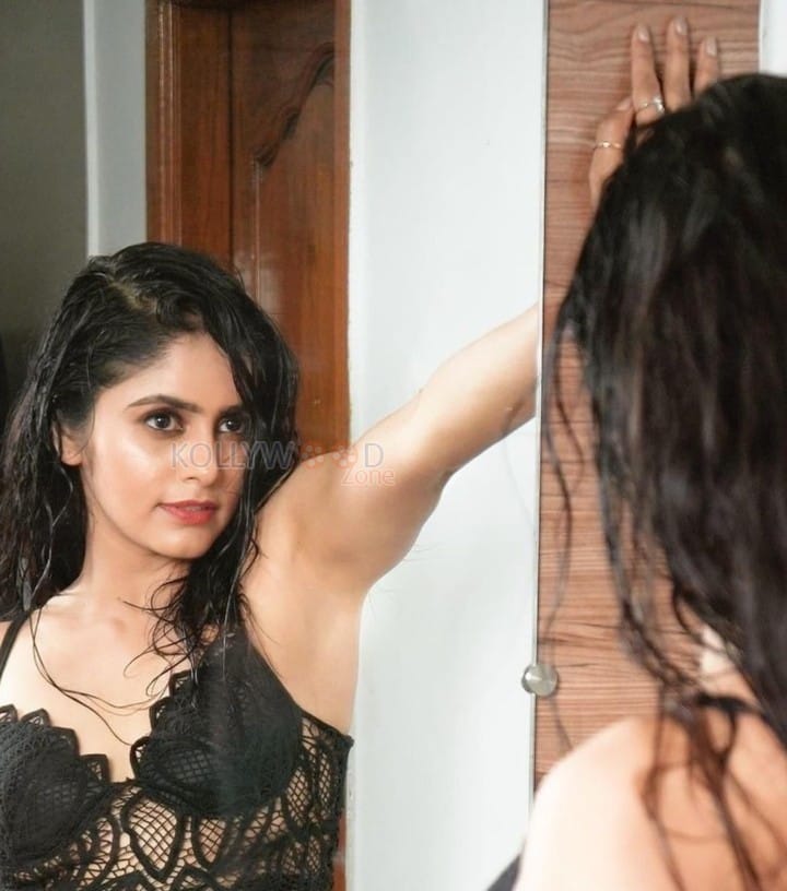 Glam Pragya Nayan in a Sexy Lace Bra Photos 04