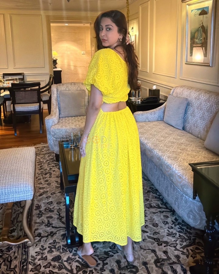 Gorgeous Eshanya Maheshwari in a Yellow Dress Pictures 04