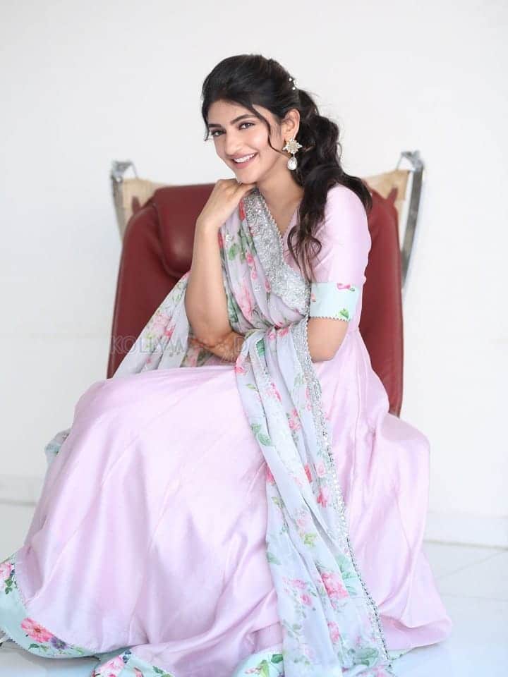 Heroine Sreeleela at Bhagavanth Kesari Interview Photos 28