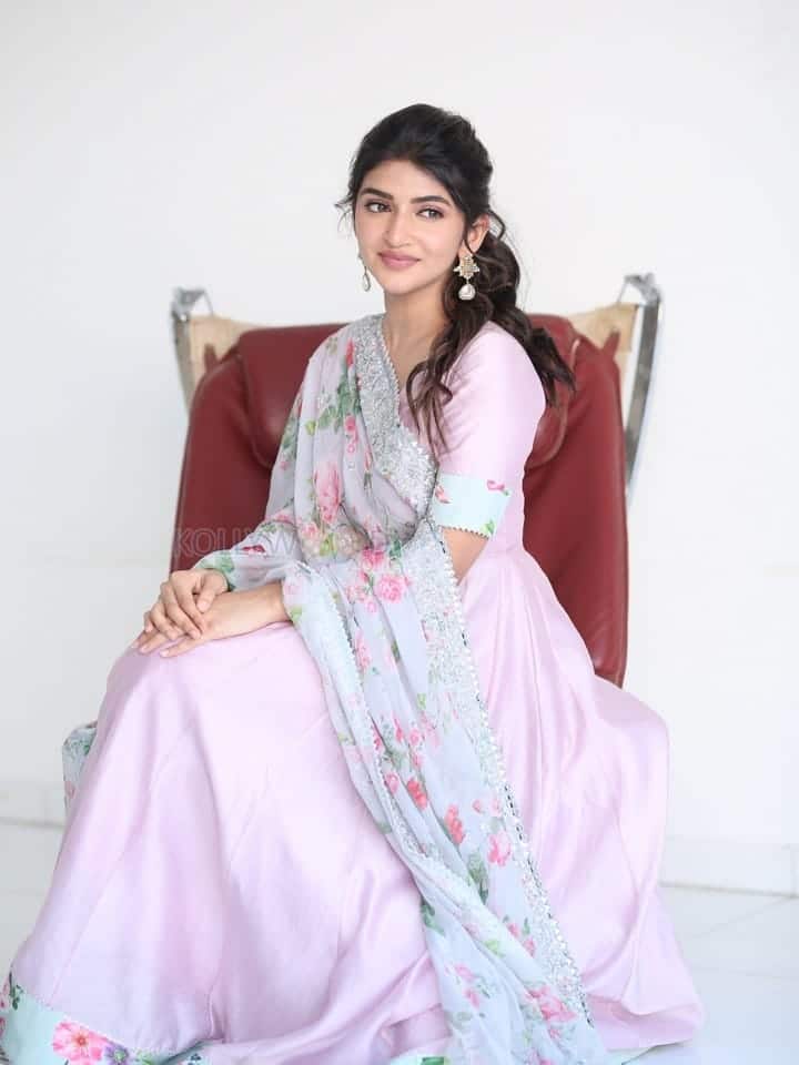 Heroine Sreeleela at Bhagavanth Kesari Interview Photos 29