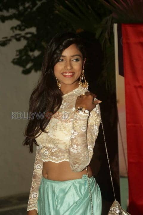 Sexy Actress Vithika Sheru Photos 14