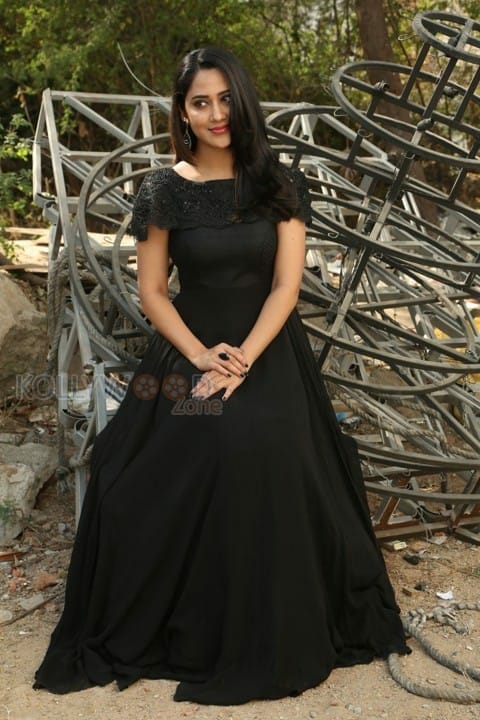 Yaman Movie Heroine Miya George Pictures 07