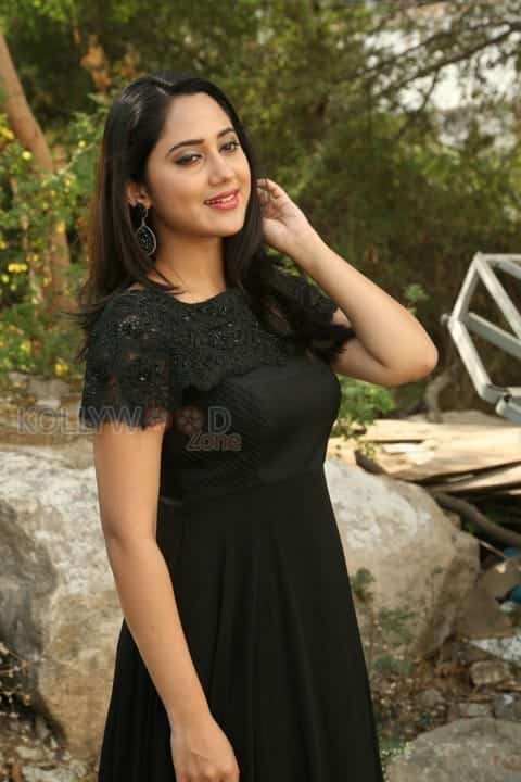 Yaman Movie Heroine Miya George Pictures 19