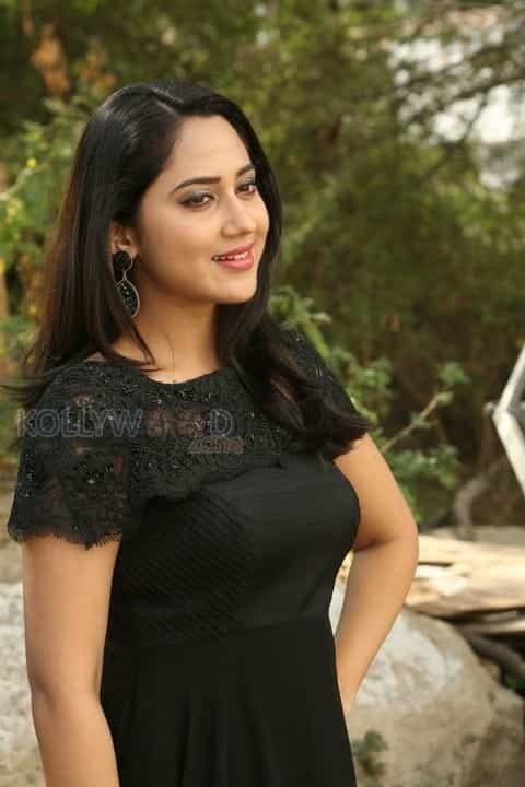 Yaman Movie Heroine Miya George Pictures 20