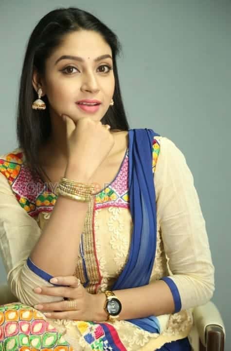 Actress Angana Roy New Photos 17