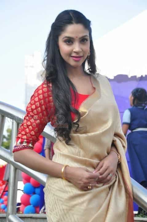 Actress Angana Roy New Stills 13