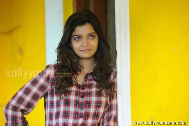 Actress Colors Swathi Pictures 02