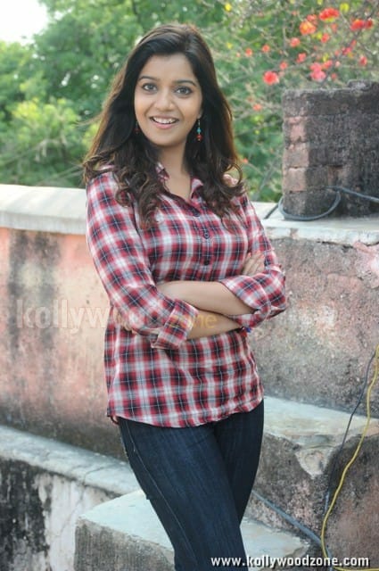 Actress Colors Swathi Pictures 11