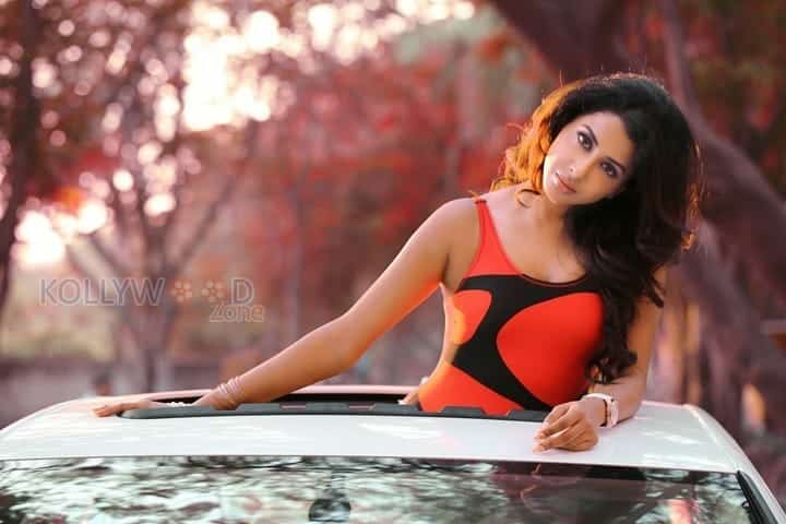 Actress Model Gayathri Iyer Sexy Photos 23