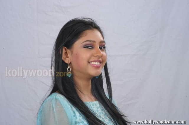 Actress Neethi Taylor Photos 01