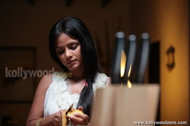 Actress Neetu Chandra In Aadhi Baghavan Movie Stills 09