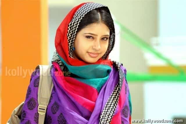 Actress Niti Taylor Pictures 02