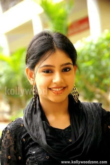 Actress Niti Taylor Pictures 07