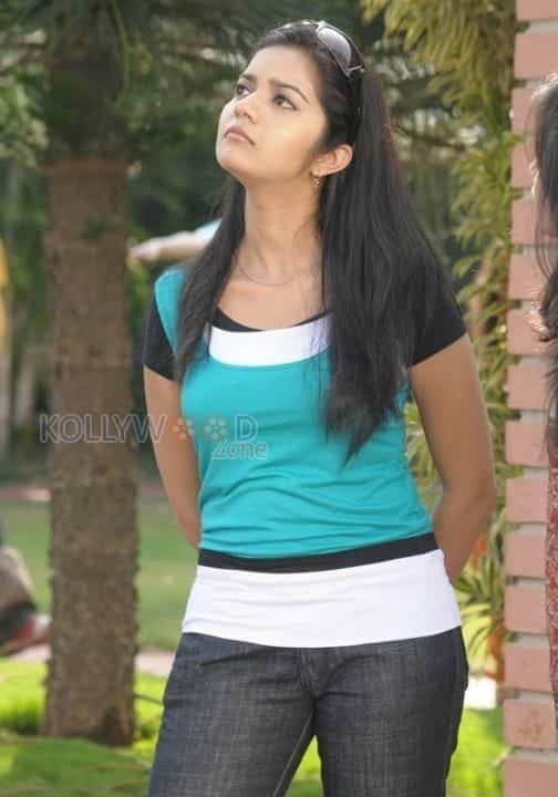 Actress Swathi Sexy Cute Pictures 20