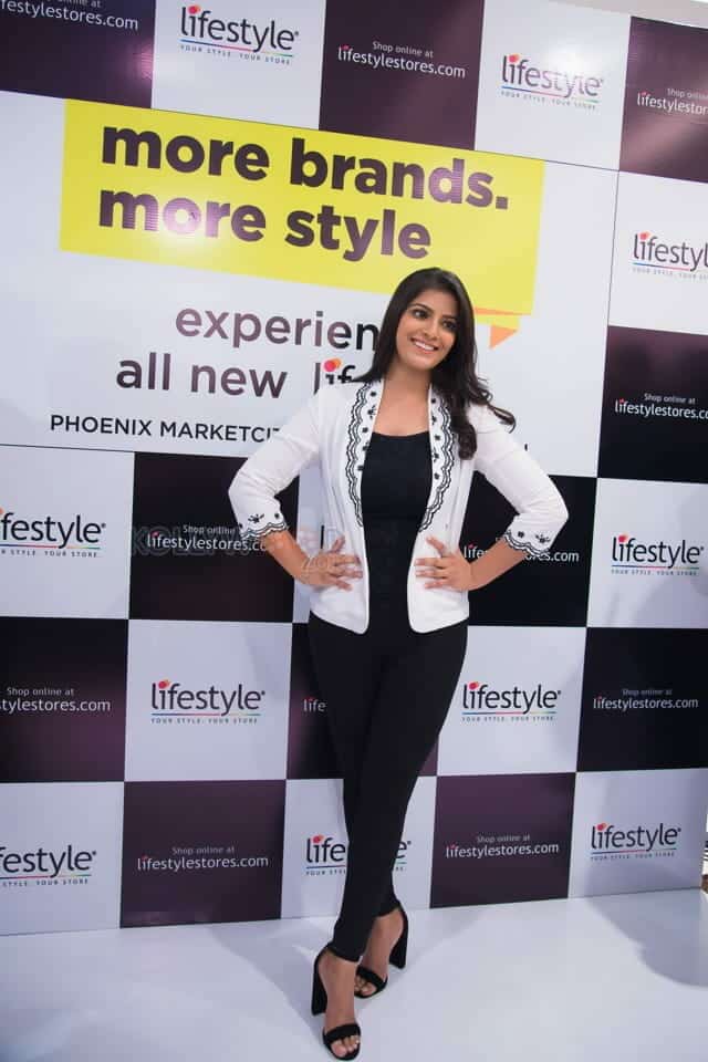 Actress Varalashmi At Life Style Store Launch In Phoenix Market Photos 03