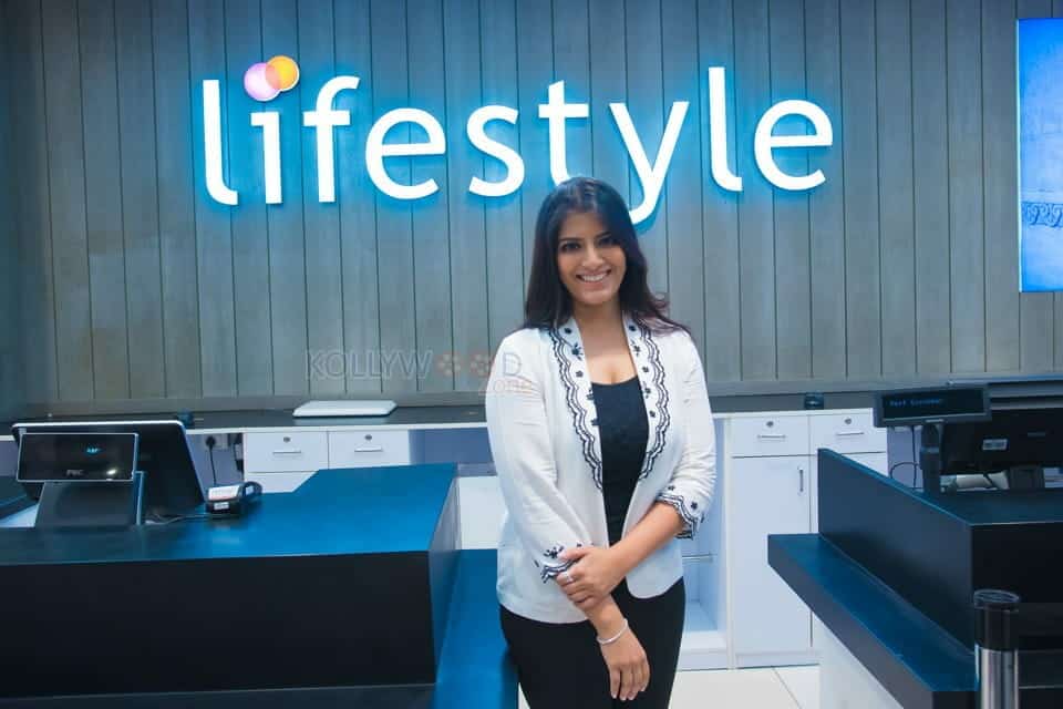 Actress Varalashmi At Life Style Store Launch In Phoenix Market Photos 12