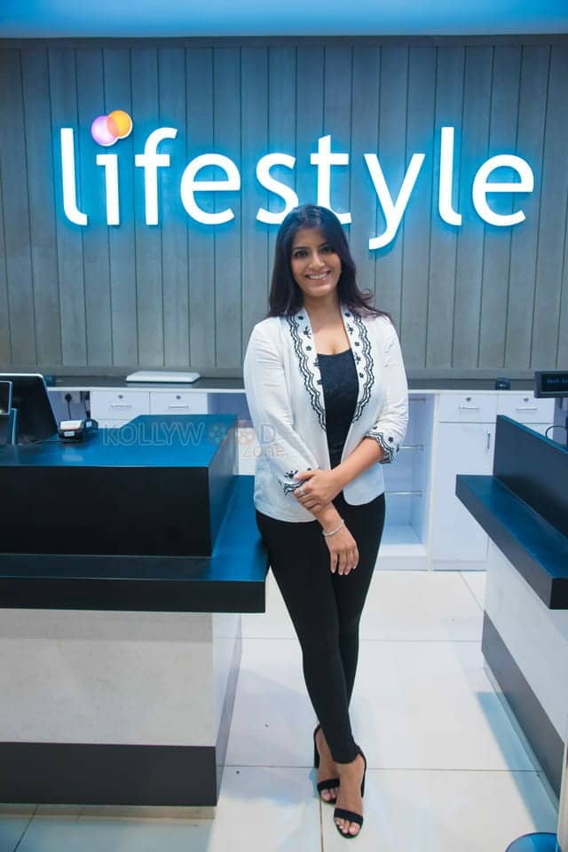 Actress Varalashmi At Life Style Store Launch In Phoenix Market Photos 13