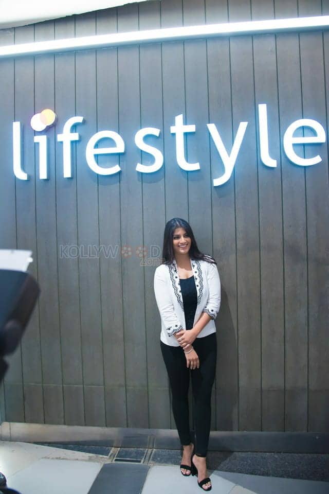 Actress Varalashmi At Life Style Store Launch In Phoenix Market Photos 19