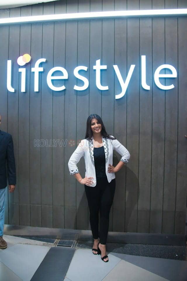 Actress Varalashmi At Life Style Store Launch In Phoenix Market Photos 23