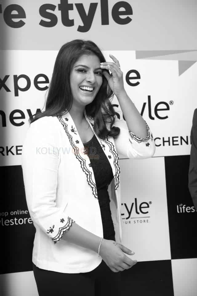 Actress Varalashmi At Life Style Store Launch In Phoenix Market Photos 38