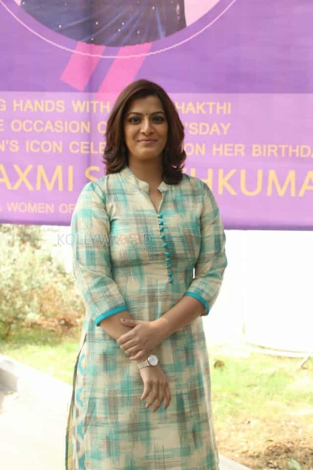 Actress Varalaxmi Sarathkumar At Dg Vaishnav College Photos 05