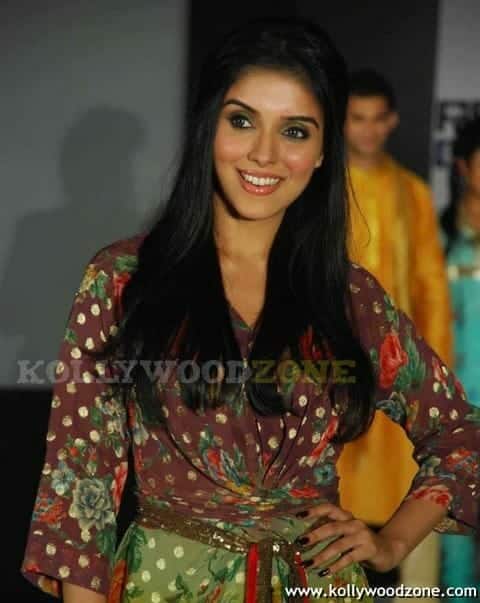 Asin Stills 04