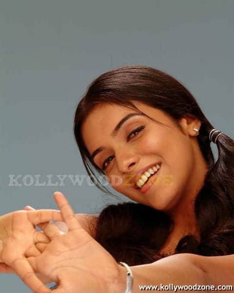 Asin Stills 19