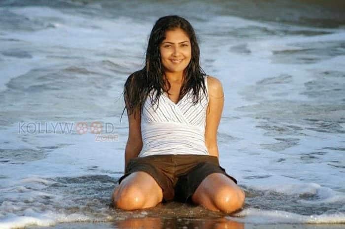 Kamalini Mukherjee Spicy Pictures 01