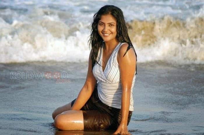 Kamalini Mukherjee Spicy Pictures 08