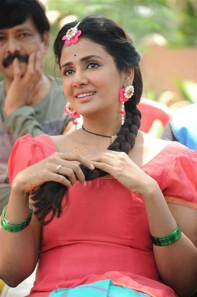 Kannada Actress Parul Yadav Photos 01