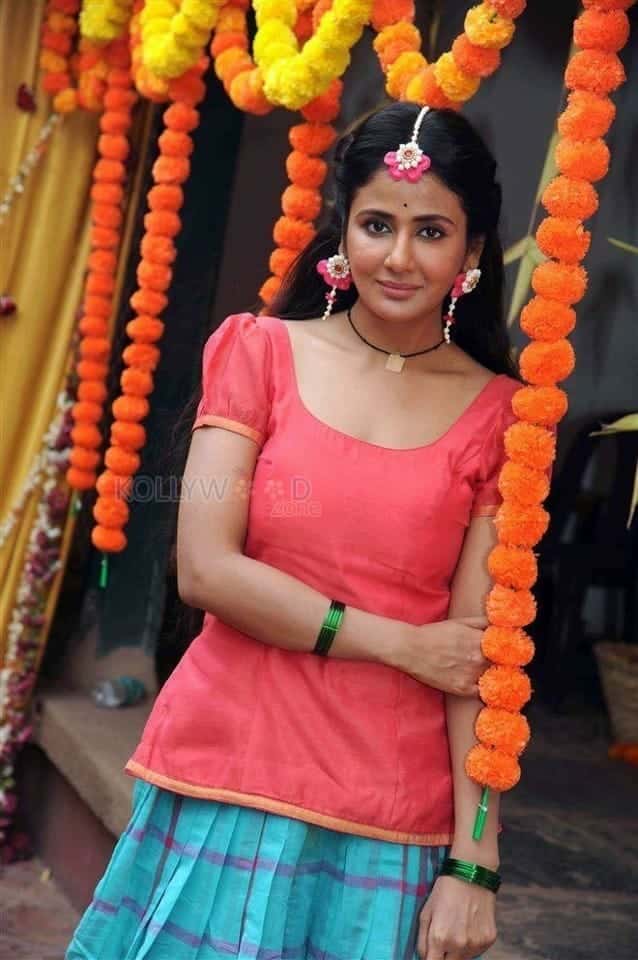 Kannada Actress Parul Yadav Photos 02