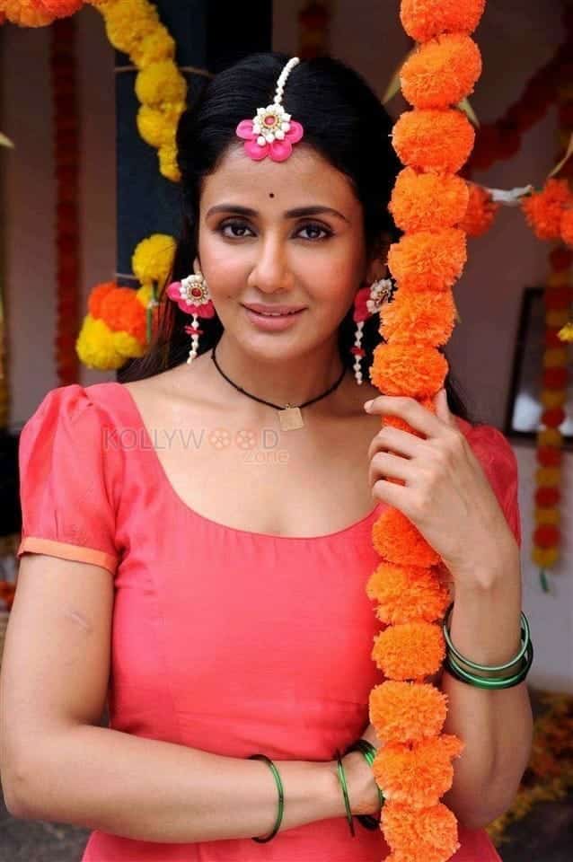 Kannada Actress Parul Yadav Photos 06