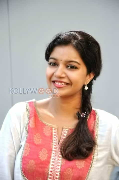 Love Pannuga Life Nallarukkum Heroine Swathi Pictures 12